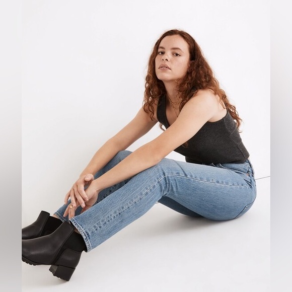 The Curvy Perfect Vintage Jean - Picture 2 of 12